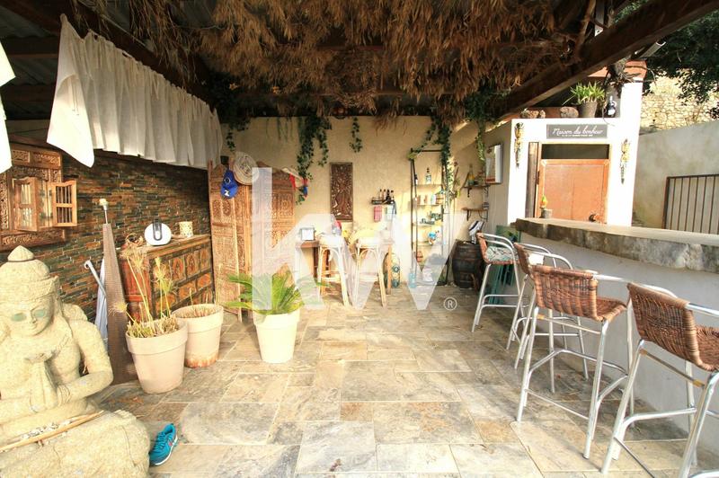 Maison - 230 m² - 6 pièces