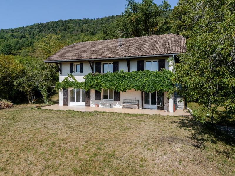 Maison - 239 m² - 7 pièces