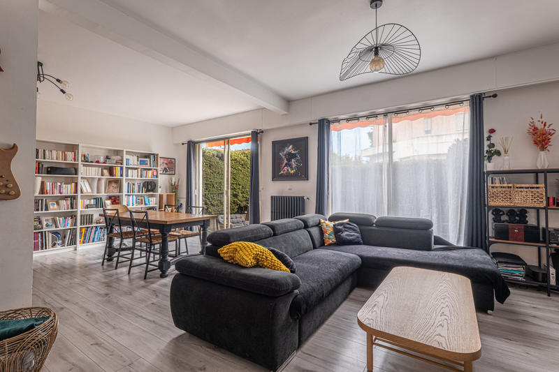 Appartement - 82 m² - 3 pièces