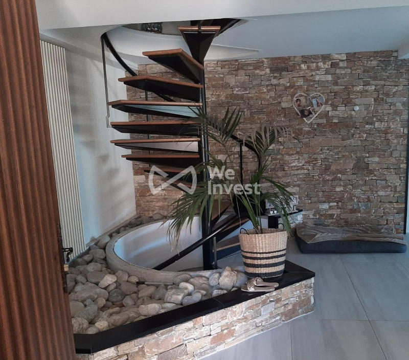 Villa - 235 m² - 10 pièces