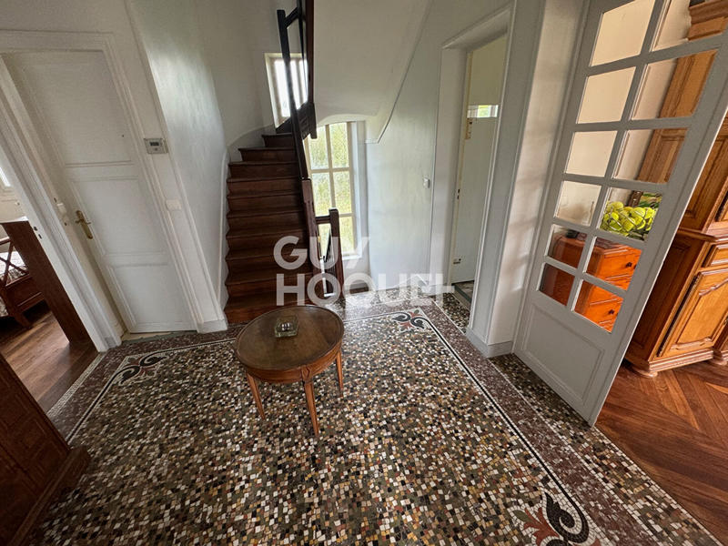 Maison - 200 m² - 8 pièces