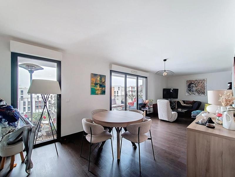 Appartement - 93 m² - 4 pièces