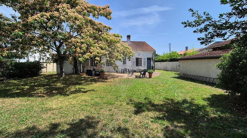 Maison - 180 m² - 7 pièces