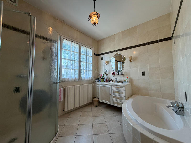 Maison - 137 m² - 6 pièces