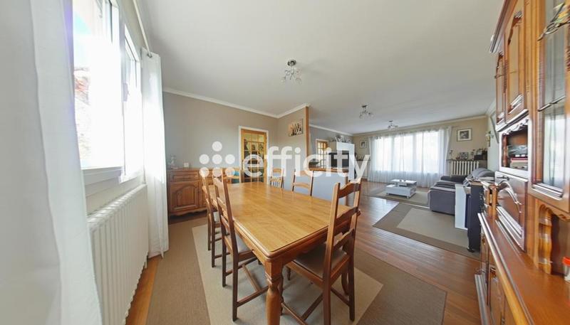 Maison - 143 m² - 7 pièces