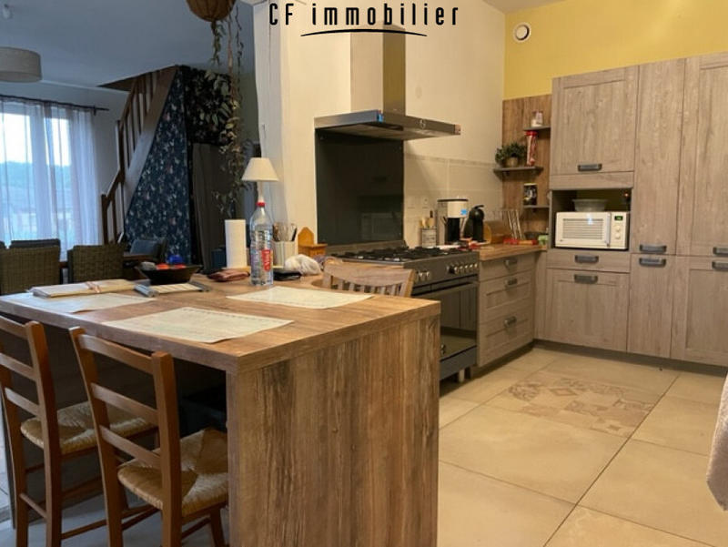 Maison - 210 m² - 7 pièces