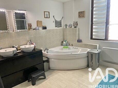 Maison - 196 m² - 6 pièces