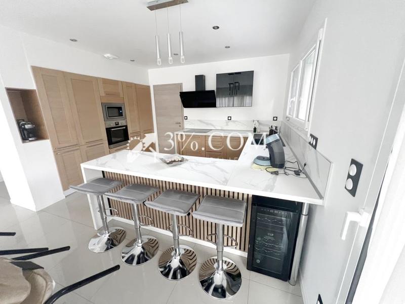 Maison - 121 m² - 5 pièces