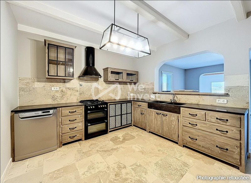 Maison traditionnelle - 230 m² - 9 pièces