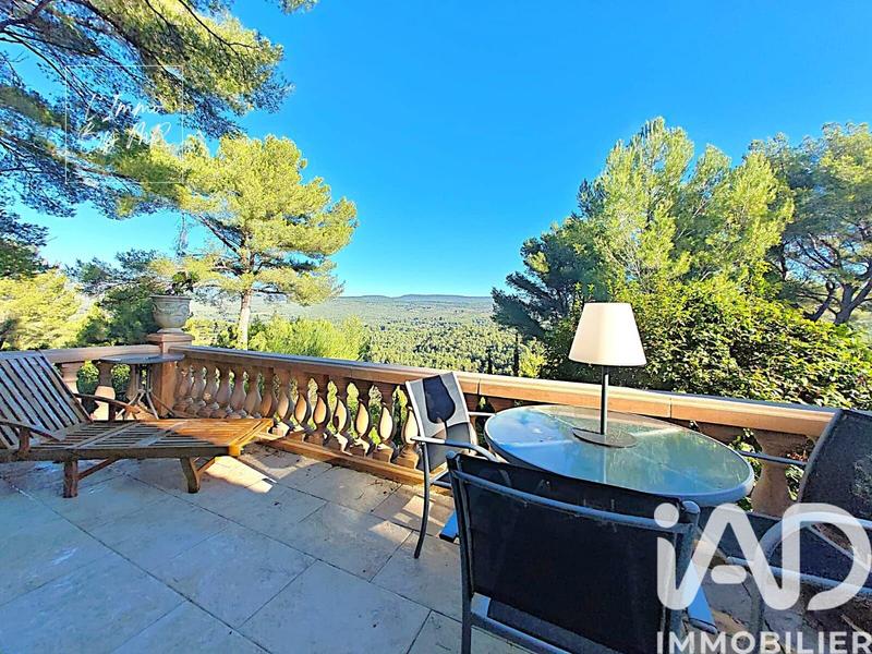 Maison - 265 m² - 6 pièces