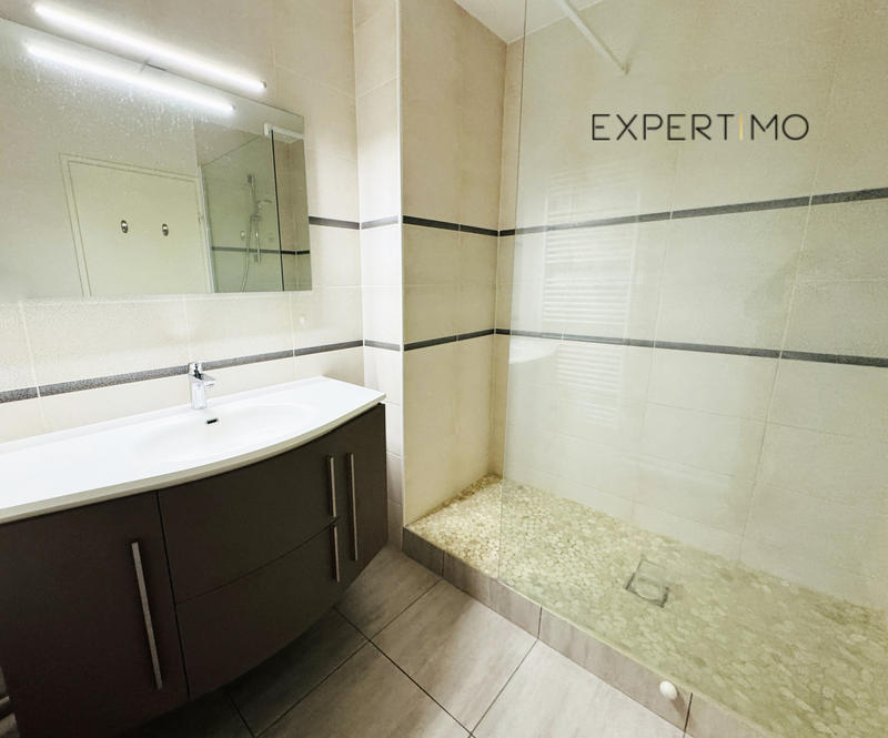 Appartement - 97 m² - 5 pièces