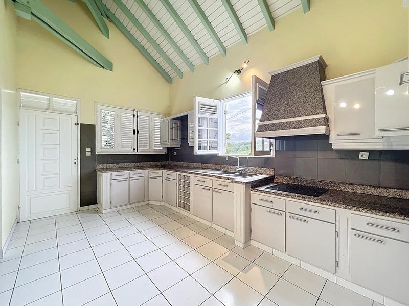 Maison - 254 m² - 6 pièces