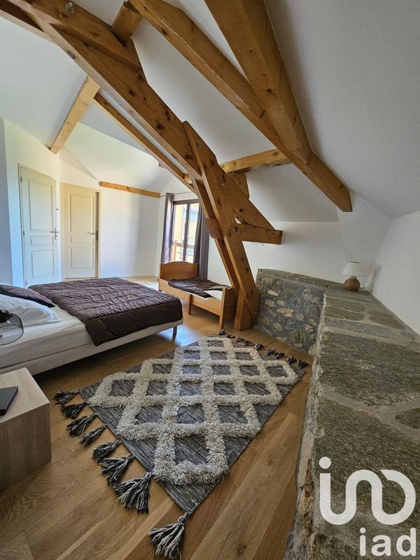 Châlet - 375 m² - 10 pièces