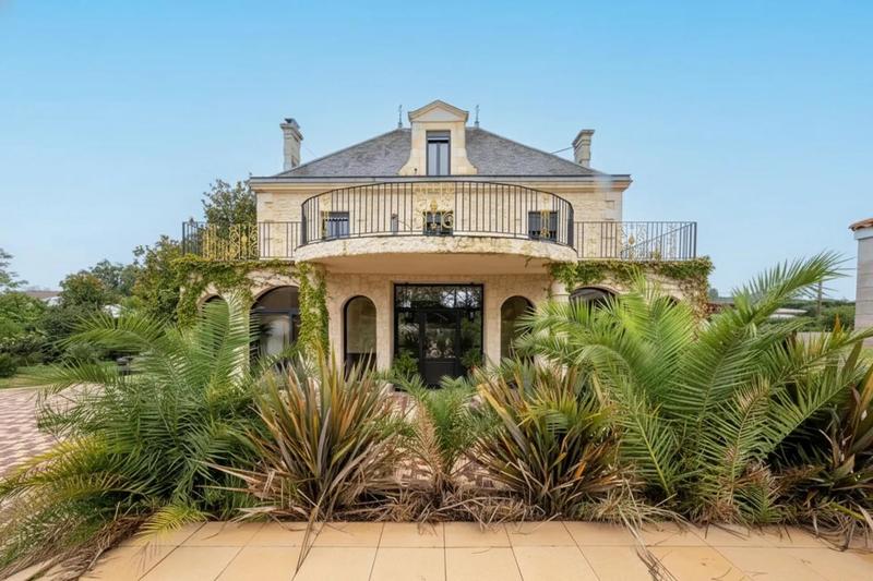 Château - 1 000 m² - 7 pièces