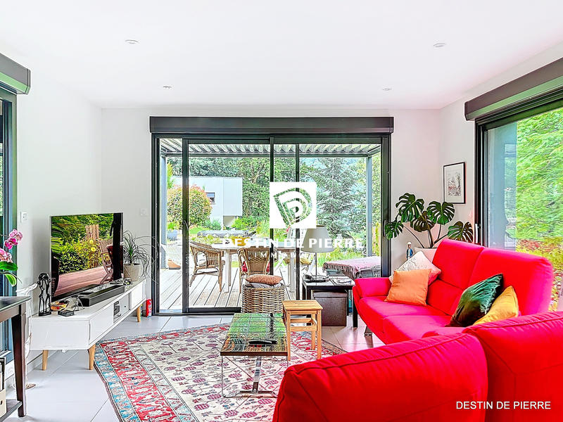 Maison - 202 m² - 4 pièces