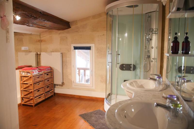 Maison - 341 m² - 12 pièces