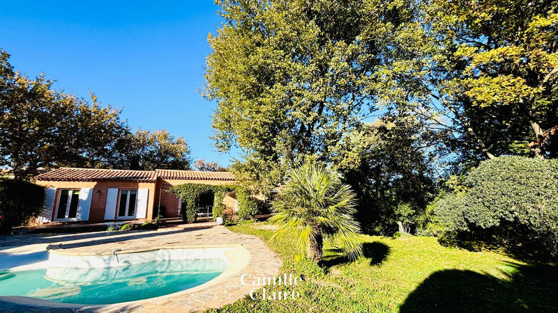 Maison - 250 m² - 11 pièces