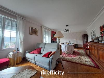 Maison - 192 m² - 9 pièces