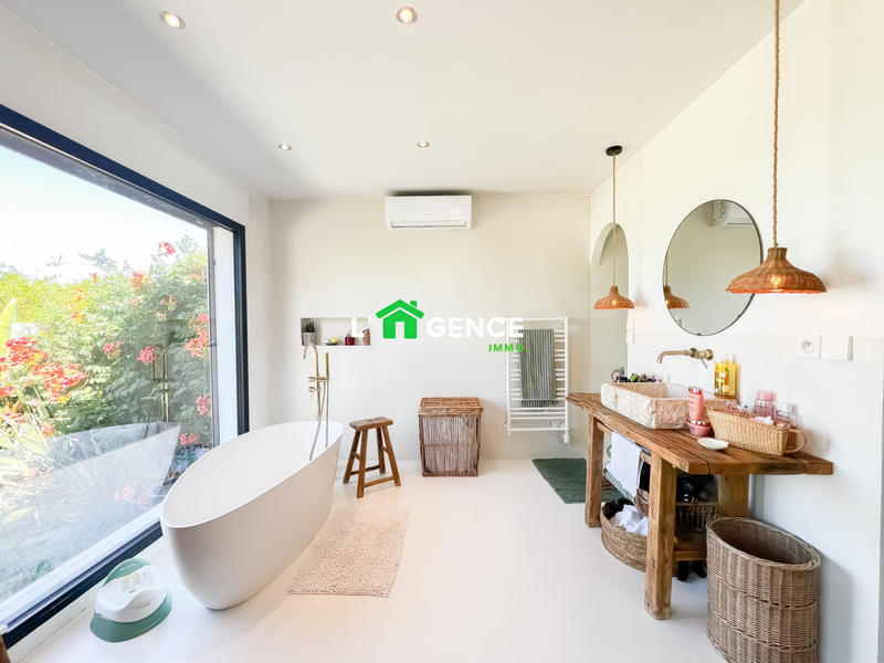 Maison - 158 m² - 4 pièces