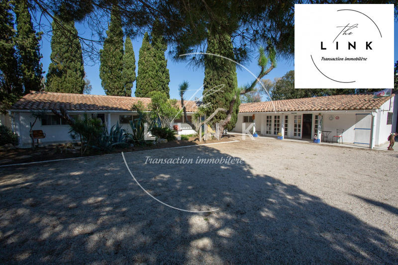 Mas - 330 m² - 9 pièces