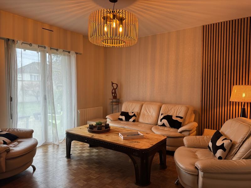 Maison - 210 m² - 6 pièces