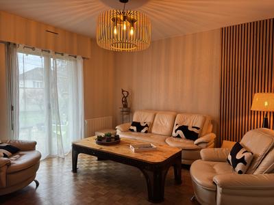 Maison - 210 m² - 6 pièces