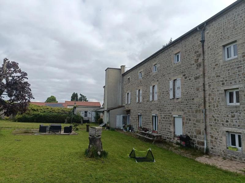 Gîte - 950 m² - 40 pièces