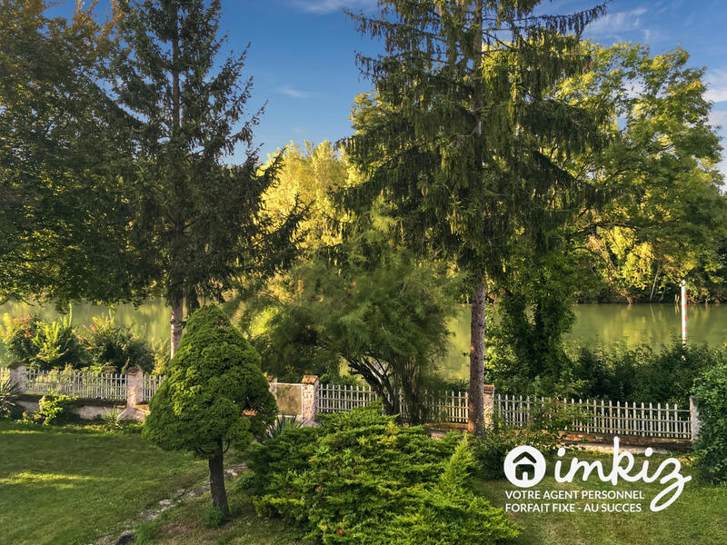 Maison - 330 m² - 9 pièces