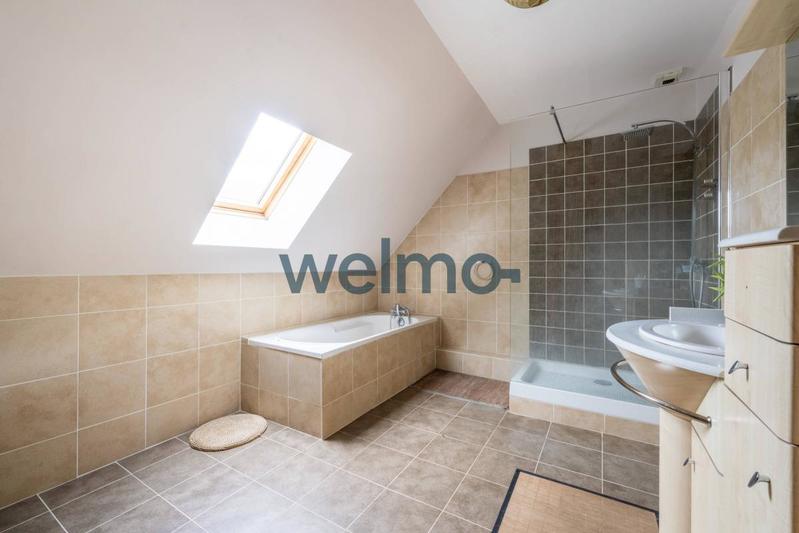 Maison - 166 m² - 6 pièces