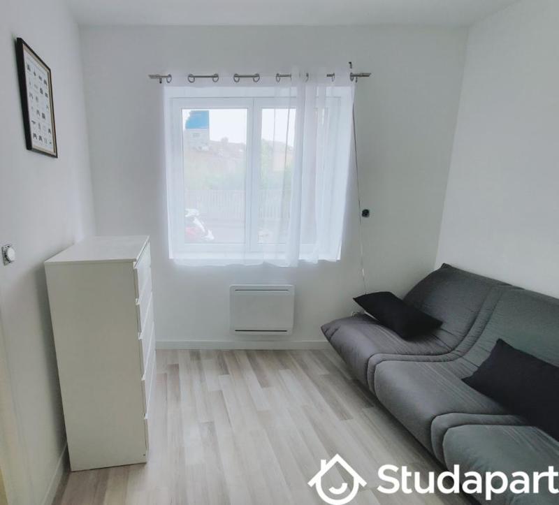 Chambre - 9 m² - 1 pièce