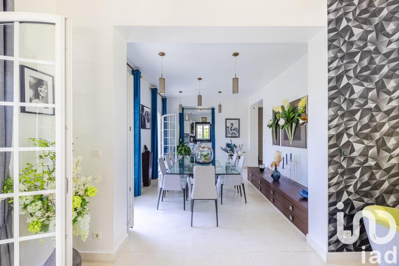 Maison - 263 m² - 8 pièces