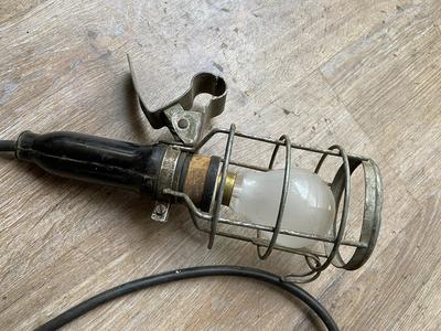 Lampe de Travail Baladeuse