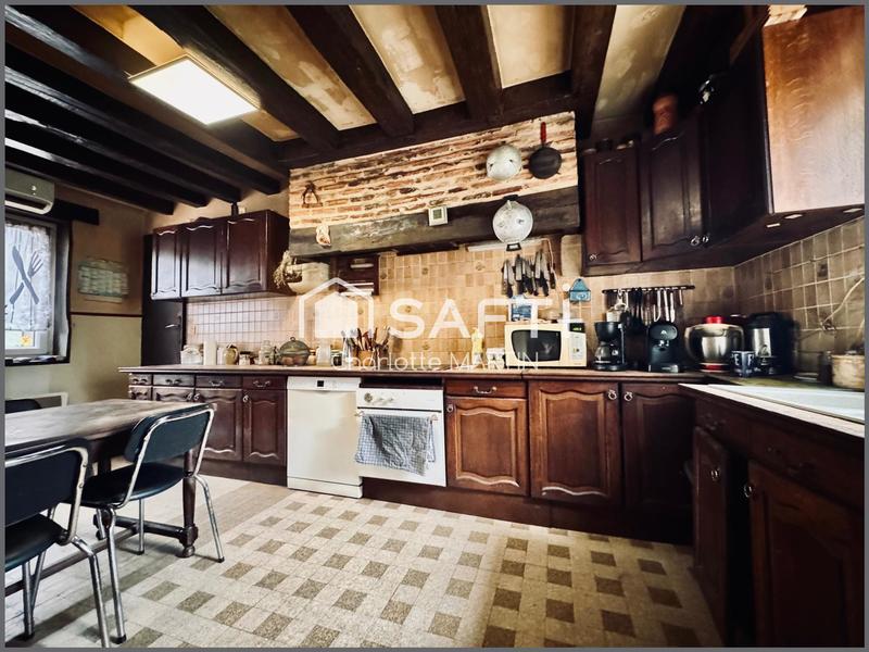 Maison - 237 m² - 12 pièces