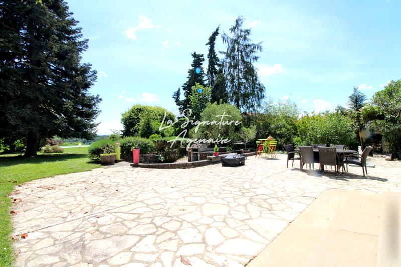 Maison - 275 m² - 8 pièces