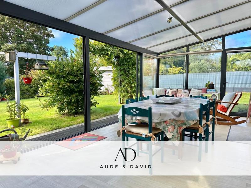 Maison - 220 m² - 8 pièces