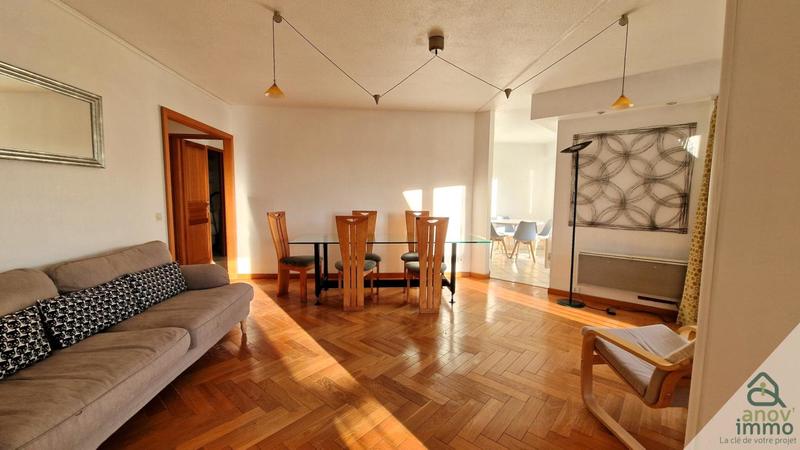 Appartement - 95 m² - 4 pièces