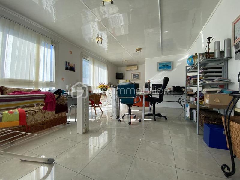 Entrepôt - 158 m² - 8 pièces