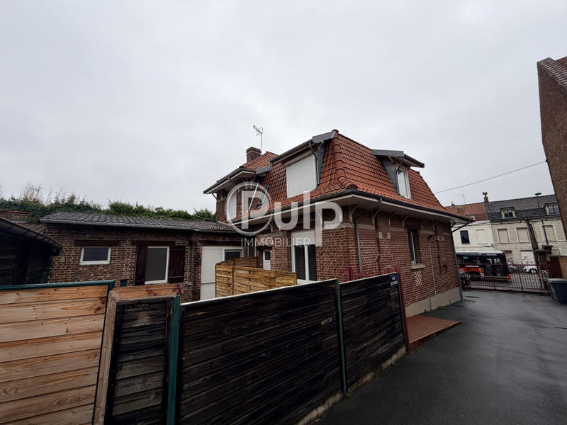 Immeuble - 210 m² - 10 pièces