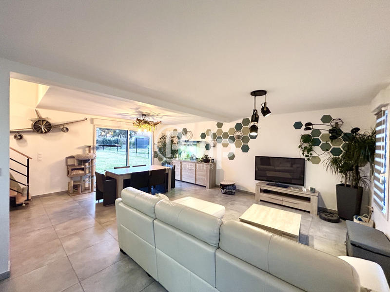 Maison - 114 m² - 6 pièces