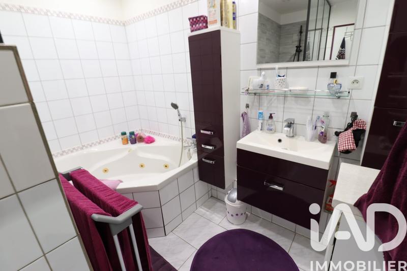 Maison - 238 m² - 6 pièces