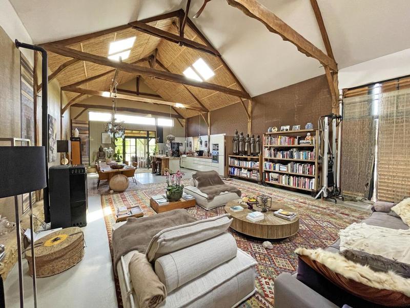 Maison - 281 m² - 7 pièces