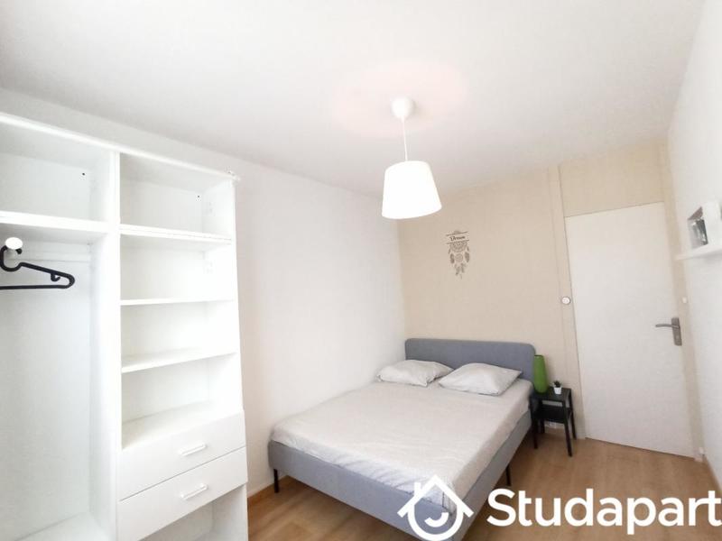 Chambre - 12 m² - 1 pièce