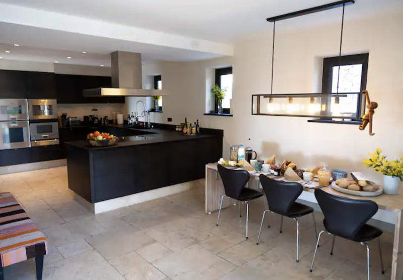 Villa - 360 m² - 6 pièces