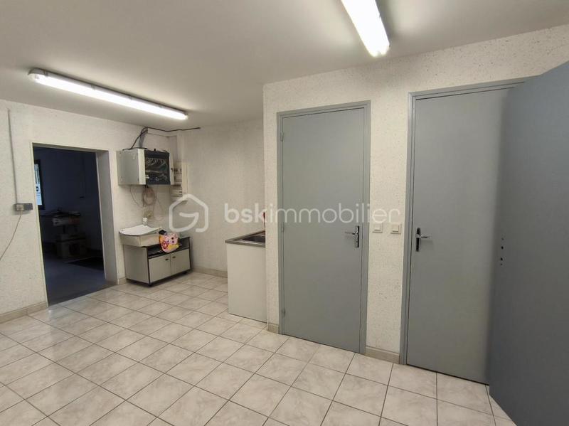 Local commercial - 161 m² - 6 pièces