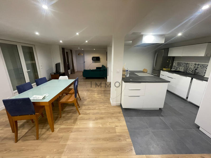 Appartement - 135 m² - 7 pièces