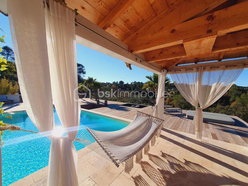 Maison - 170 m² - 4 pièces