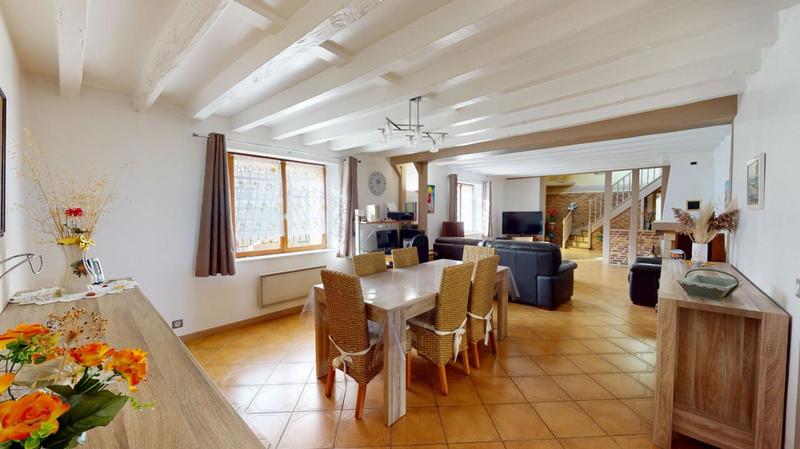 Maison - 220 m² - 9 pièces