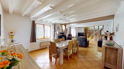 Maison - 220 m² - 9 pièces