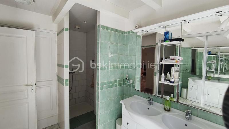 Propriété - 146 m² - 7 pièces