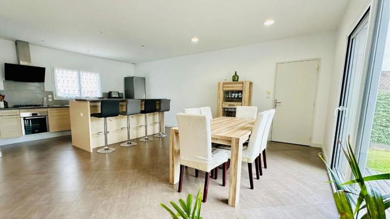 Maison - 158 m² - 6 pièces